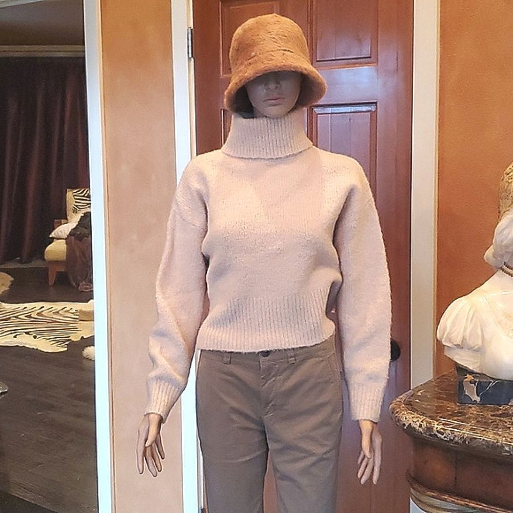H&M SWEATER, Size S, NWOT!
